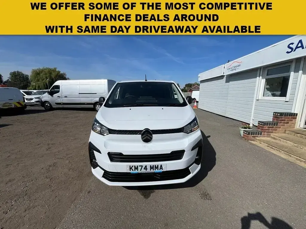 Used Citroën Dispatch 120 HP (88 kW) 2024 White MPV