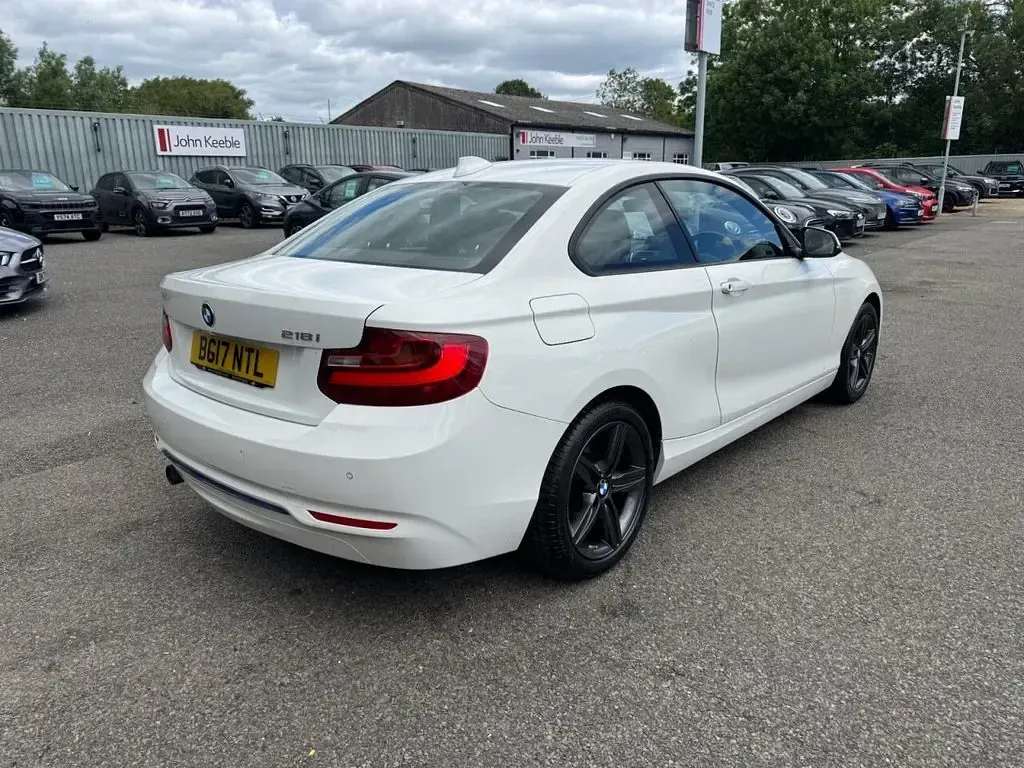 Used BMW 218 Sport Line 136 HP (100 kW) 2017 White Coupe
