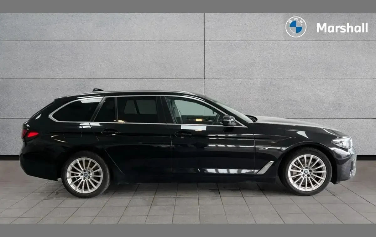 Used BMW 530e Comfort Edition 292 HP (214 kW) 2023 Black sapphire Estate