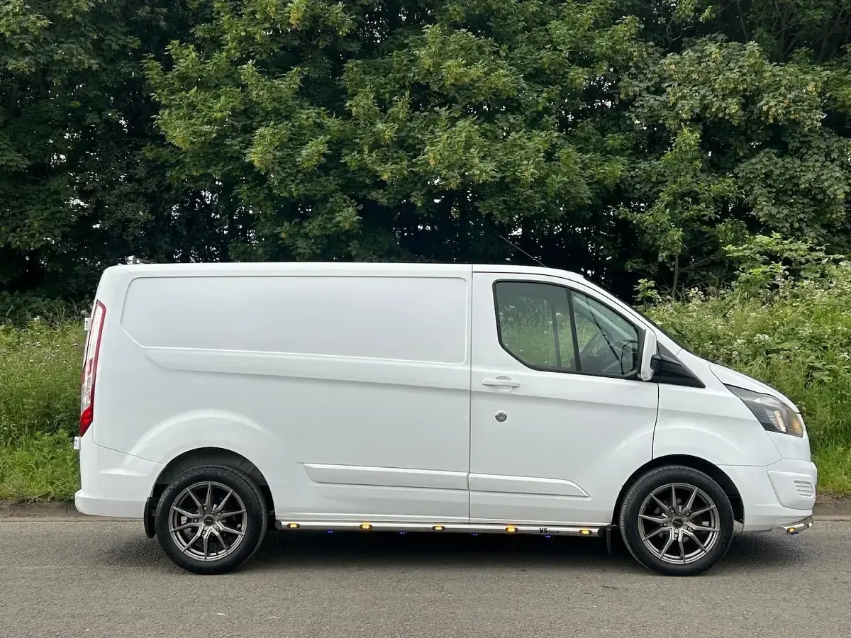 Used Ford Transit Custom 100 HP (73 kW) 2015 White Van