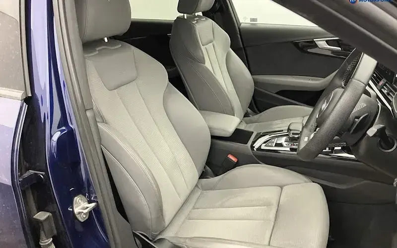 Used Audi A4 Black Edition 150 HP (110 kW) 2023 Blue Sedan