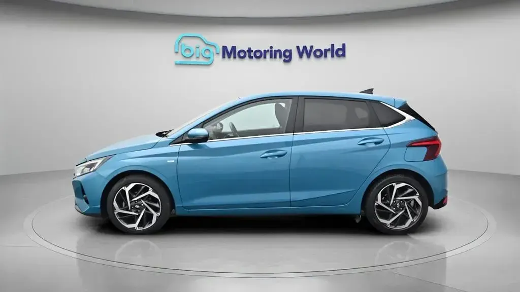 Used Hyundai i20 Premium 100 HP (73 kW) 2023 Blue Hatchback