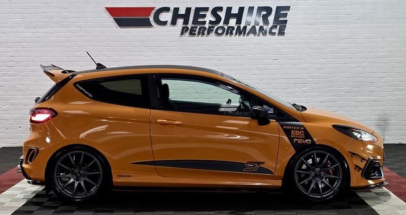 Used Ford Fiesta Performance Edition 240 HP (176 kW) 2019 Orange Hatchback
