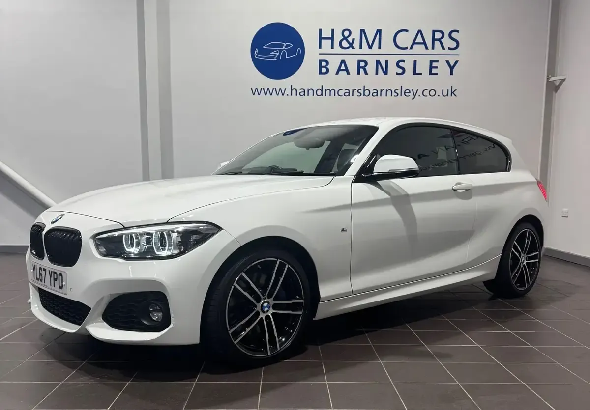 Used BMW 118 Efficient Dynamics 150 HP (110 kW) 2018 White Hatchback