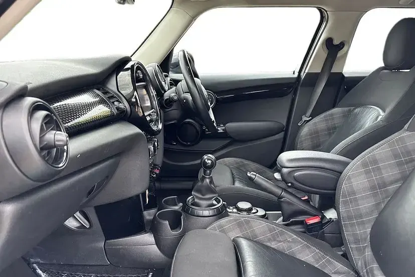 Used Mini Cooper SD Hatch 168 HP (123 kW) 2016 Black Hatchback