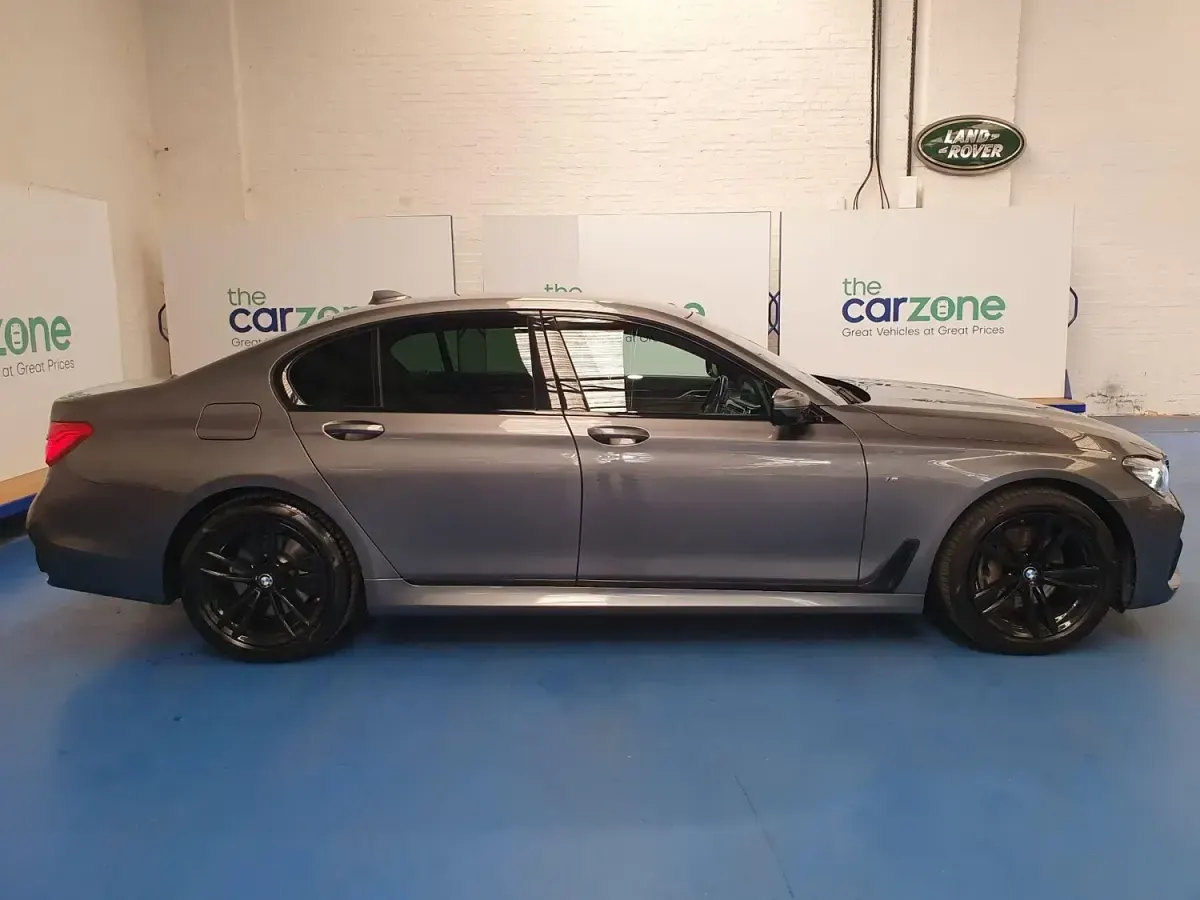 Usado BMW 730 M Sport 2017 Gris Berlina
