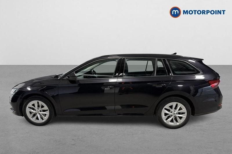 Begagnad Skoda Octavia SE Technology 2023 Svart Kombi