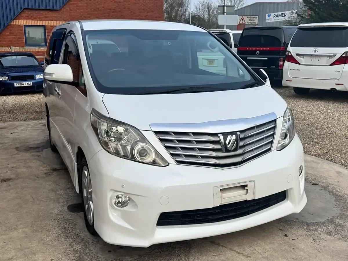 Usado Toyota Alphard 2008 Branco Monovolume