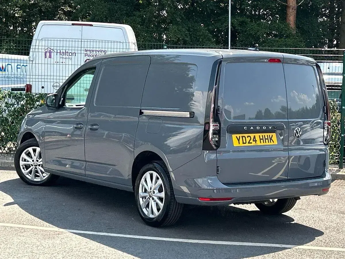 Used VW Caddy Maxi Pro 122 HP (89 kW) 2024 Grey MPV