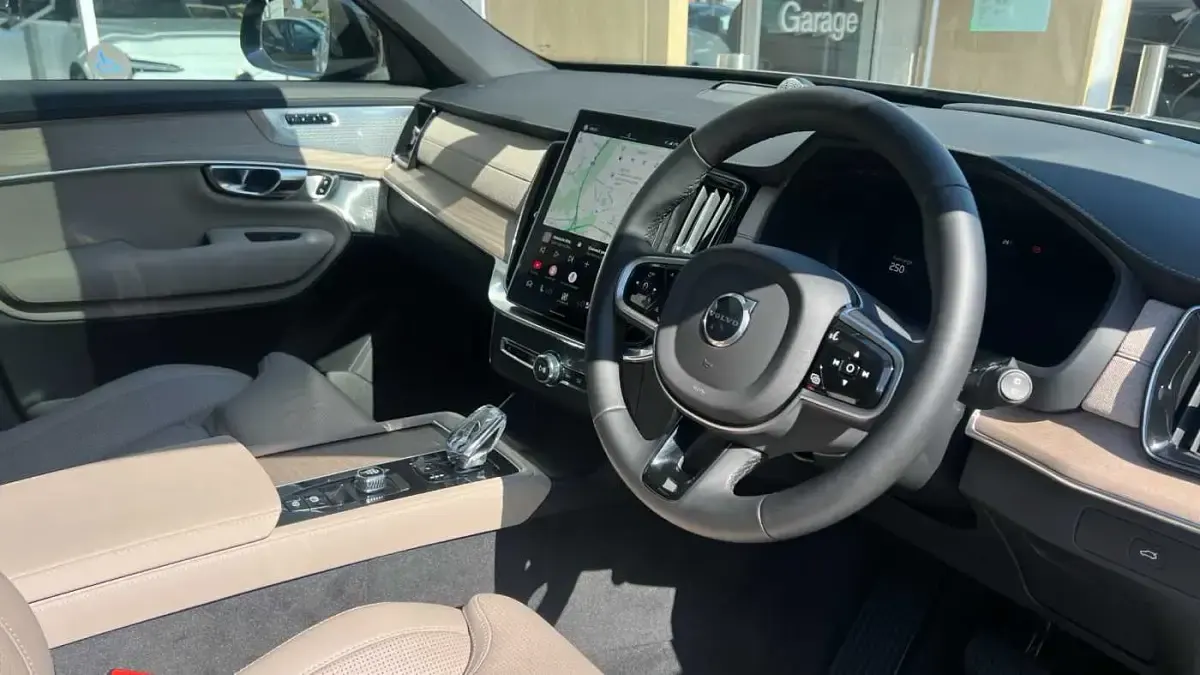 Used Volvo XC90 Ultra 247 HP (181 kW) 2025 SUV