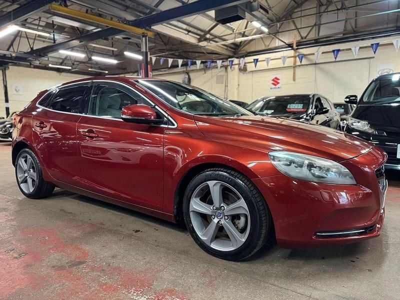Red Used 2025 Volvo V40 SE Lux Hatchback | £9,600 (Super price) - Image 1/4