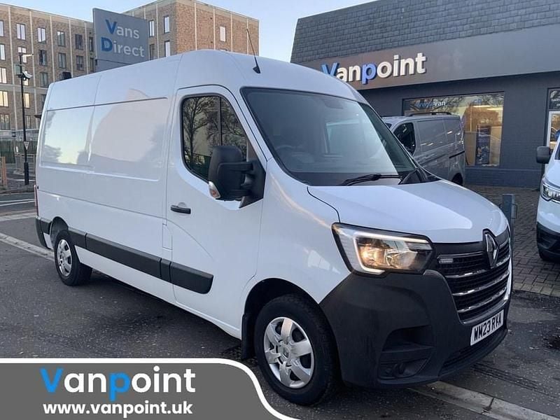 White Used 2023 Renault Master Business Van | £17,999 (Fair price) - Image 1/4