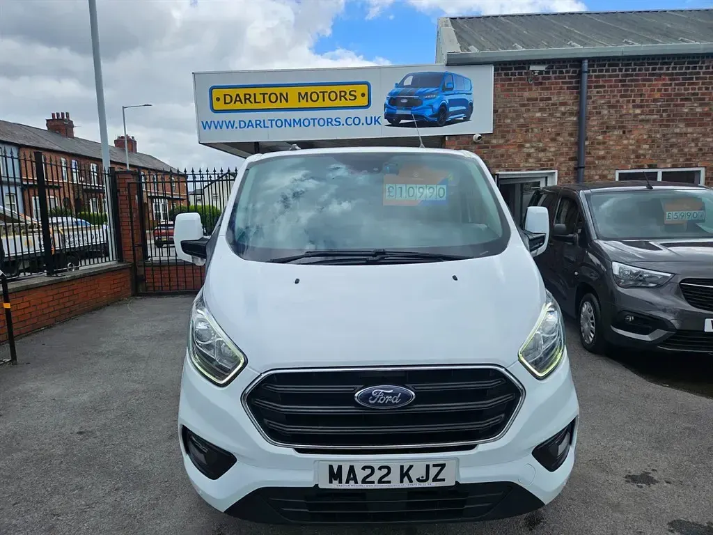 Used Ford Transit Custom Limited 130 HP (95 kW) 2022 White Van