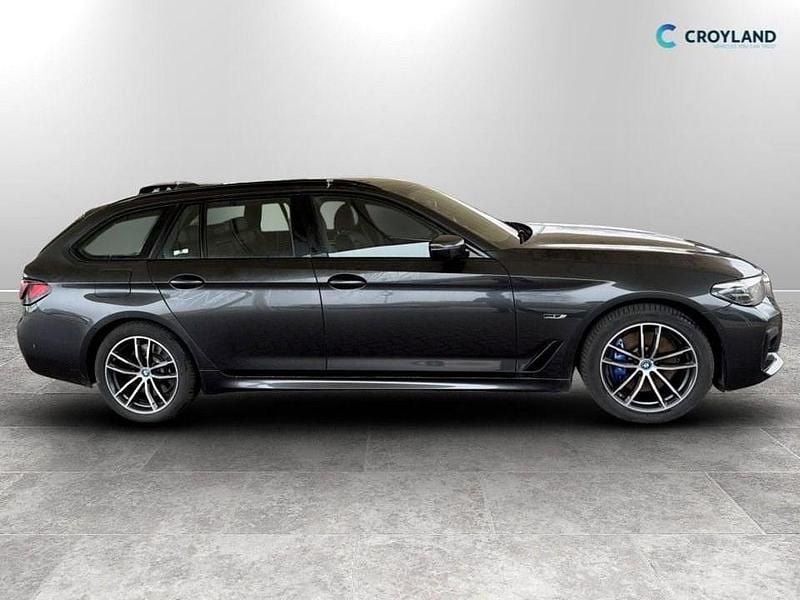 Begagnad BMW 530e M Sport 2022 Grå Kombi