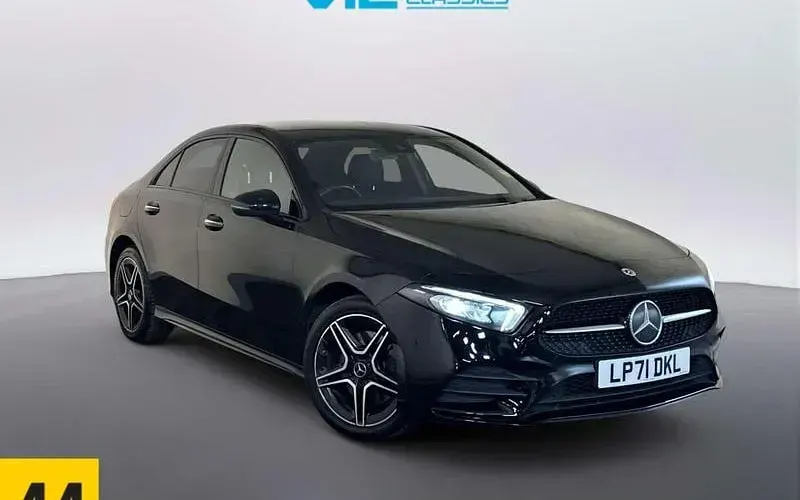 Begagnad Mercedes A250 AMG line 218 HK (160 kW) 2022 Sedan