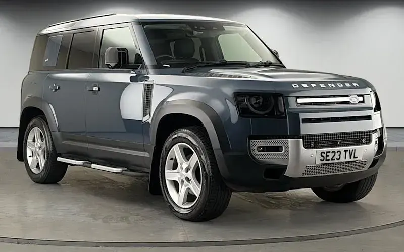 Begagnad Land Rover Defender SE 250 HK (183 kW) 2023 SUV
