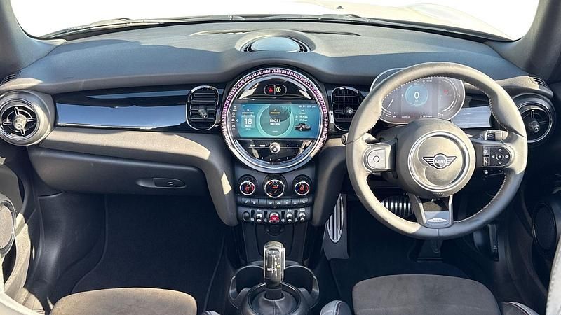 Used Mini Cooper Sport 134 HP (98 kW) 2023 White Hatchback