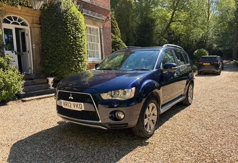 Usado Mitsubishi Outlander 174 HP (127 kW) 2012 Azul SUV
