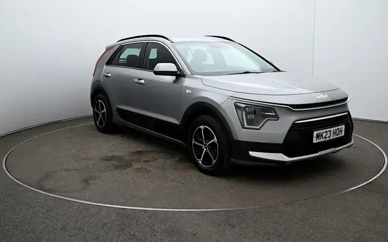 Gebraucht Kia Niro 141 PS (103 kW) 2023 Grau SUV