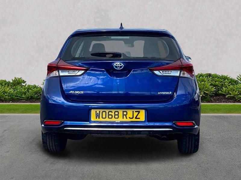 Used Toyota Auris Hybrid 136 HP (100 kW) 2019 Blue Hatchback