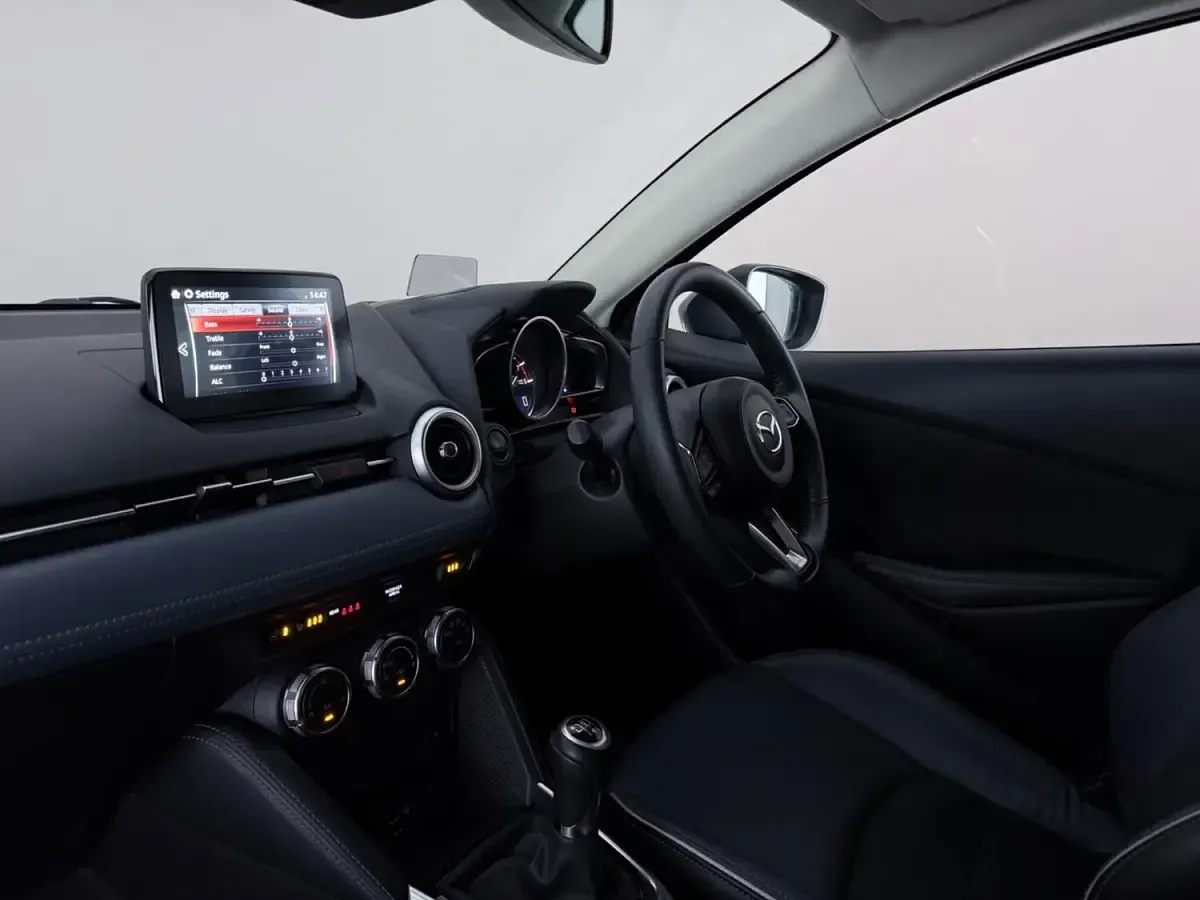 Used Mazda 2 Inclusive 90 HP (66 kW) 2020 Blue Hatchback