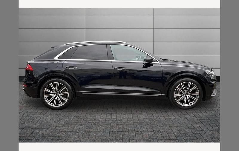 Używany Audi Q8 S-Line 286 KM (210 kW) 2020 Czarny SUV