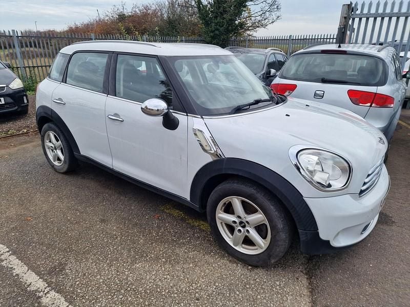 White Used 2014 Mini One D Countryman SUV | £1,650 - Image 1/4
