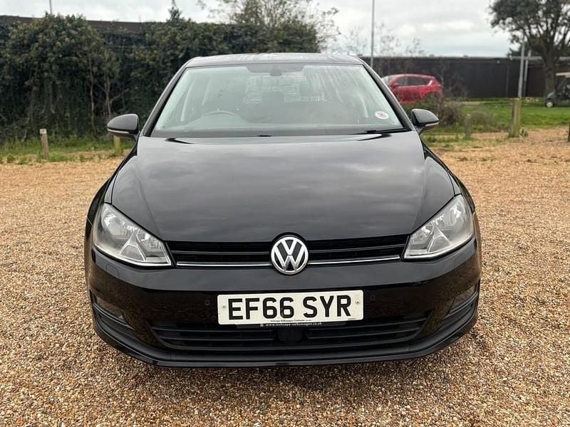 Second-hand VW Golf VII Edition 125 CP (91 kW) 2017 Negru Hatchback