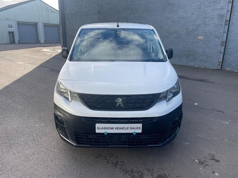 Used Peugeot Partner 2020 White MPV