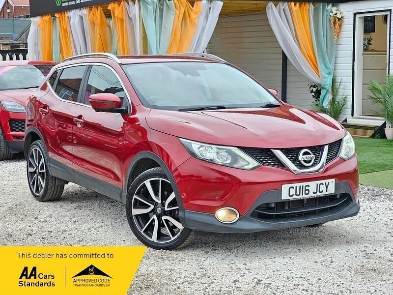 Used Nissan Qashqai Tekna 2016 Red SUV