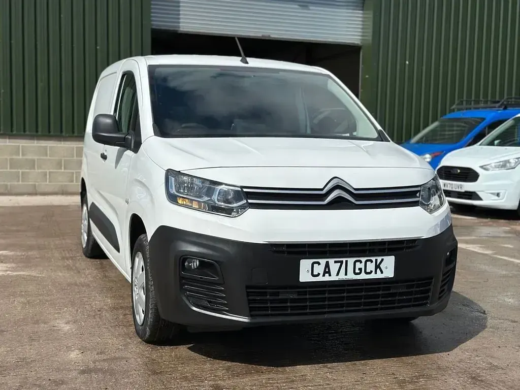 Used Citroën Berlingo 75 HP (55 kW) 2021 White MPV