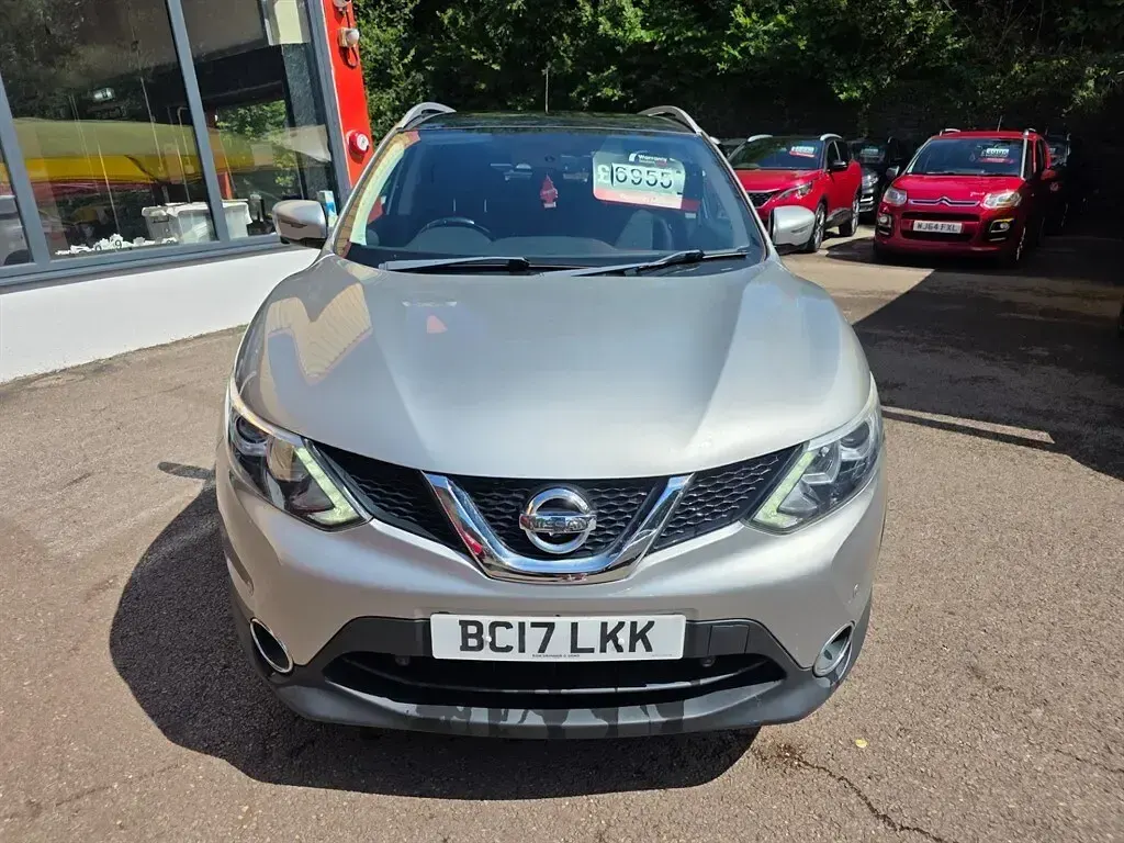Used Nissan Qashqai N-Connecta 110 HP (80 kW) 2017 Silver SUV