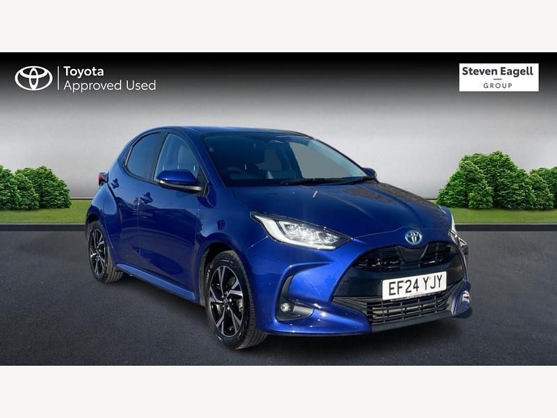Used Toyota Yaris Hybrid Design 116 HP (85 kW) 2024 Blue Hatchback