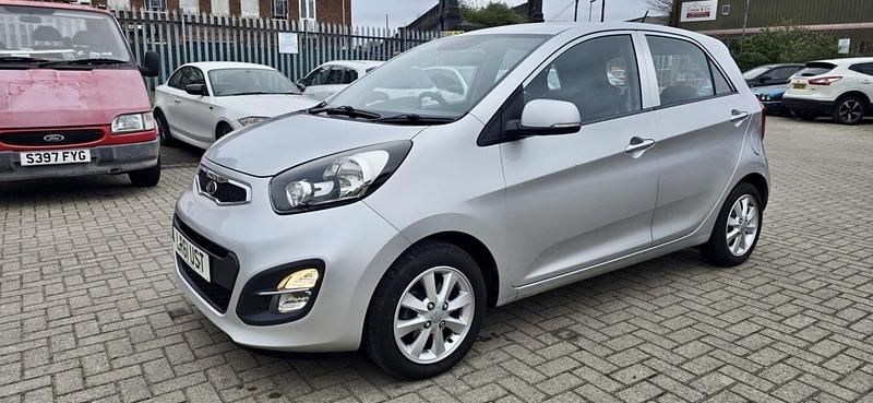 Used Kia Picanto 85 HP (62 kW) 2011 Silver Hatchback