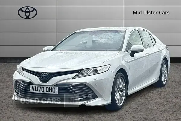 Used Toyota Camry 2020 White Sedan