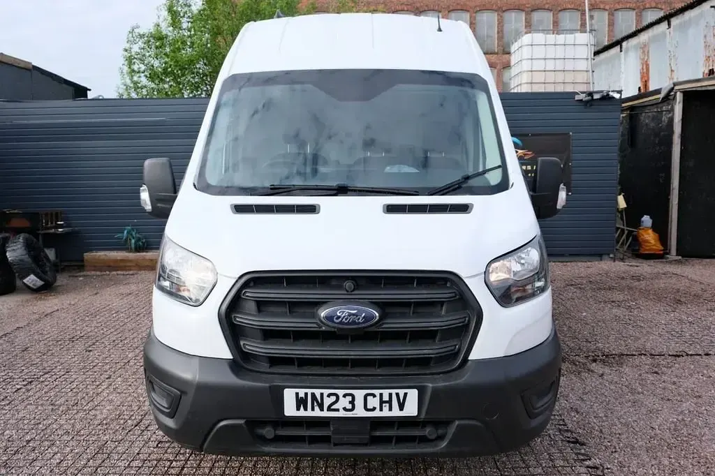 Second-hand Ford Transit S 130 CP (95 kW) 2023 Alb Van