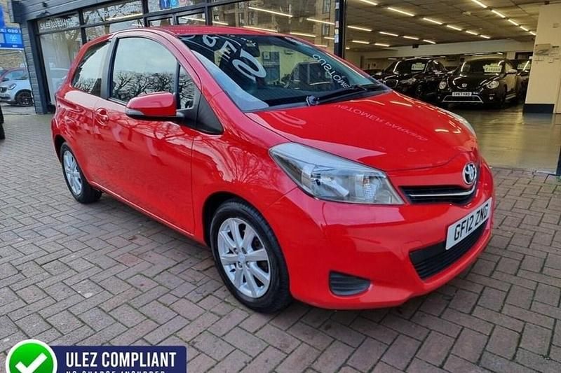 Used Toyota Yaris 69 HP (50 kW) 2012 Red Hatchback