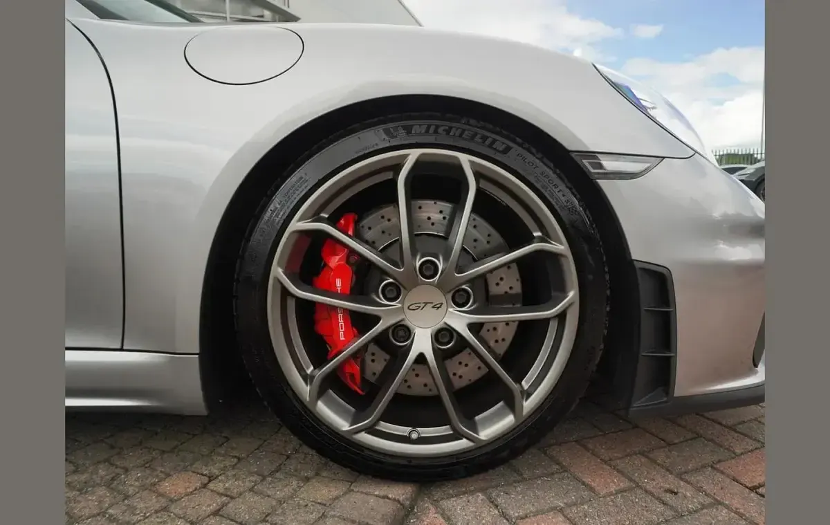 Used Porsche Cayman GT4 414 HP (304 kW) 2020 Silver Coupe