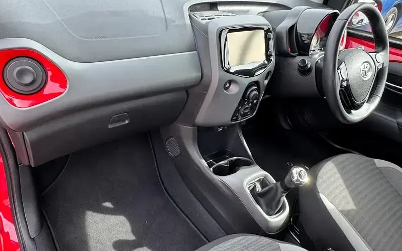 Used Toyota Aygo X-play 72 HP (52 kW) 2018 Red Hatchback
