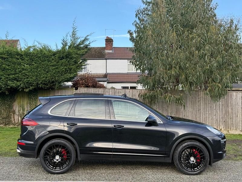 Used Porsche Cayenne 262 HP (192 kW) 2016 Black SUV