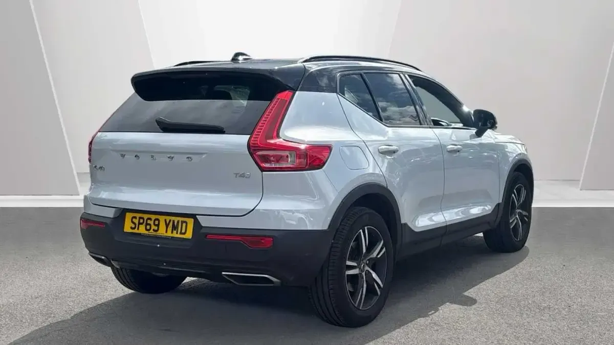 Used Volvo XC40 R-Design 188 HP (138 kW) 2020 SUV