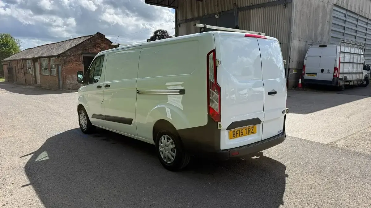 Used Ford Transit Custom 100 HP (73 kW) 2015 White Van