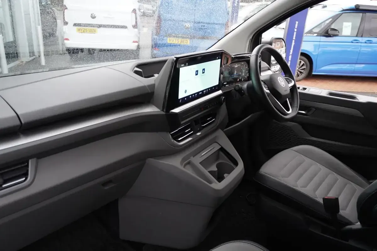 Begagnad VW T7 Style 170 HK (125 kW) 2025 Grå Van