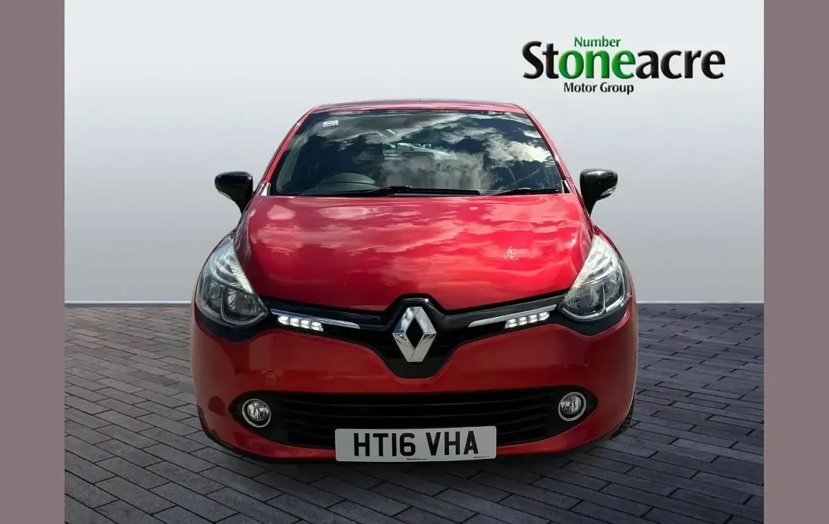 Used Renault Clio Dynamique 88 HP (64 kW) 2016 Red Hatchback