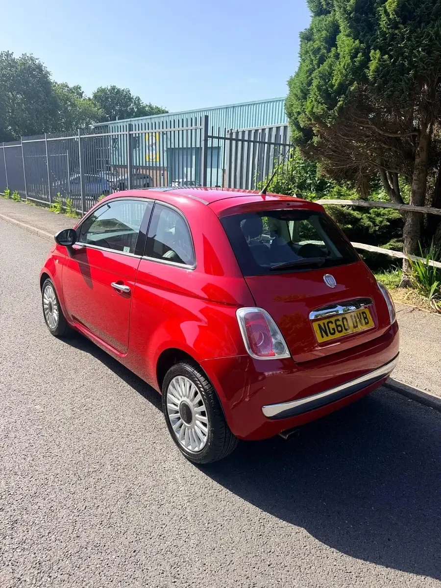 Gebraucht Fiat 500 Lounge 85 PS (62 kW) 2011 Rot Kleinwagen