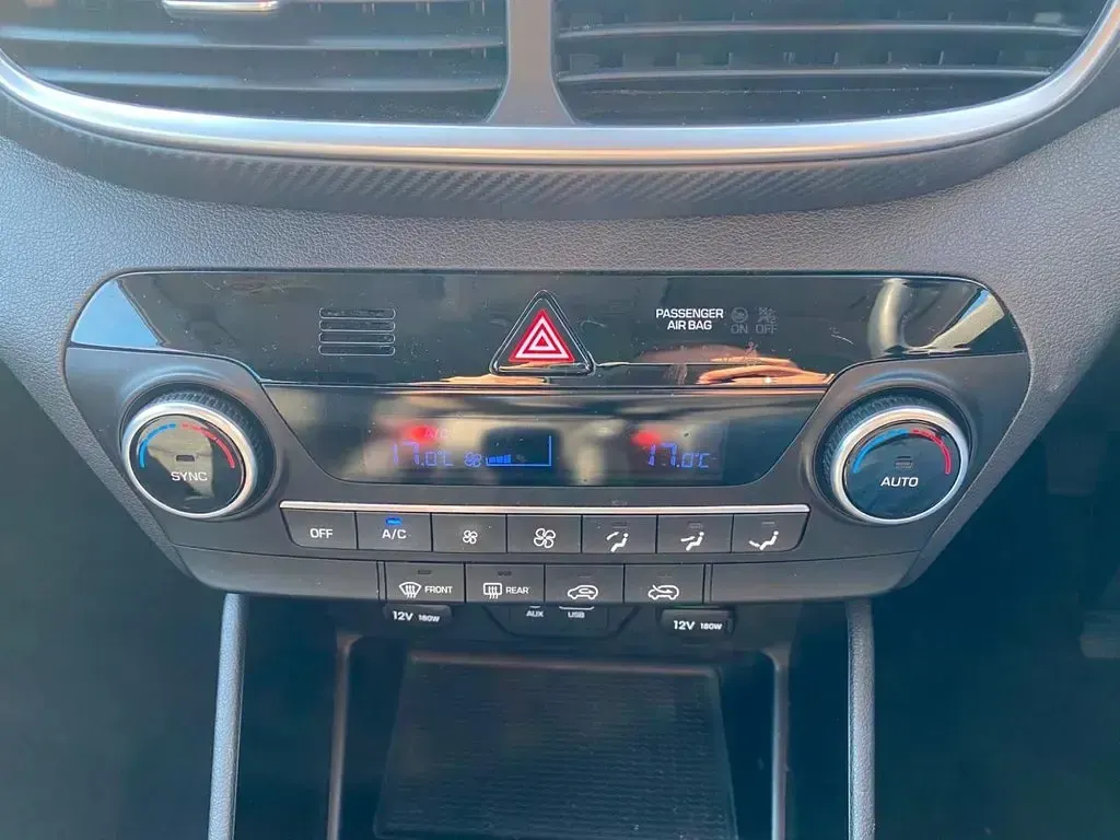 Used Hyundai Tucson SE 132 HP (97 kW) 2019 Black SUV