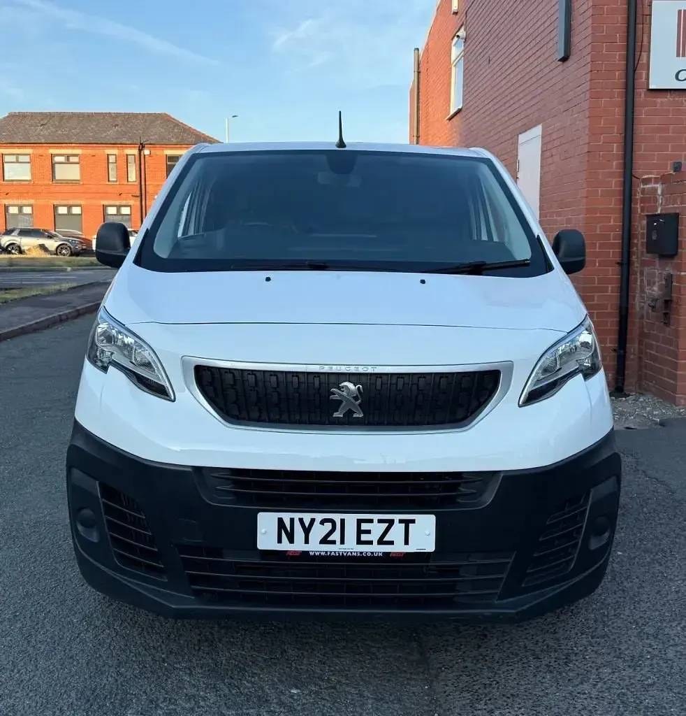 Used Peugeot Expert 120 HP (88 kW) 2021 White Van