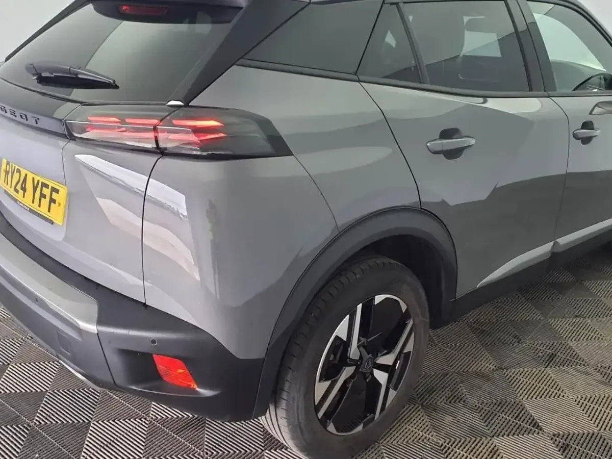Used Peugeot 2008 Allure 129 HP (94 kW) 2024 Grey SUV