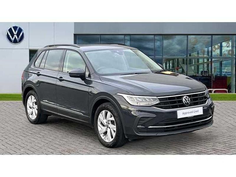 Used VW Tiguan Life 150 HP (110 kW) 2022 Urano grey SUV
