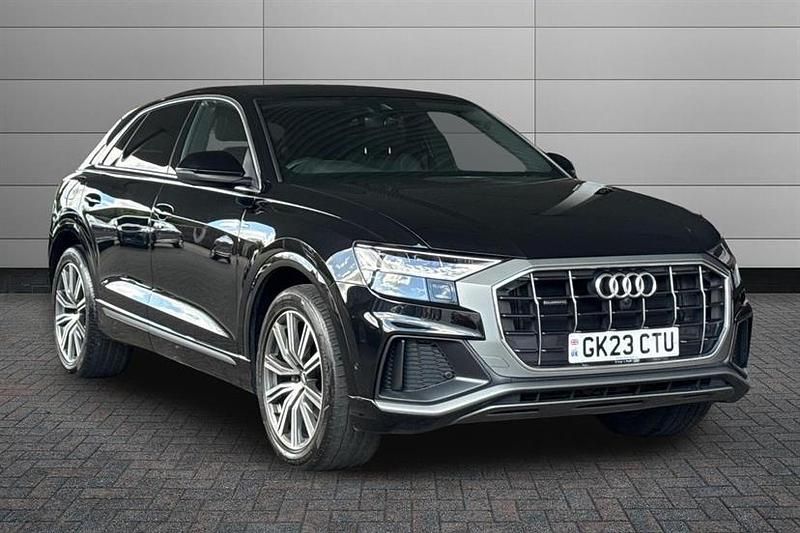 Used Audi Q8 Comfort 286 HP (210 kW) 2023 Mythos black SUV